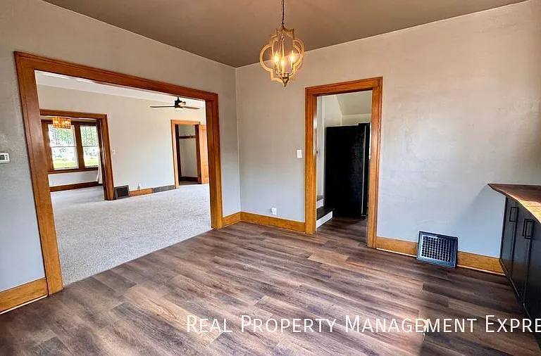 509 W 25th St — Photo 14