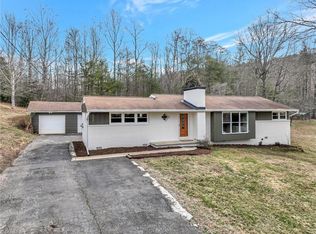 357 Town N Country Dr, Wilkesboro, NC 28697