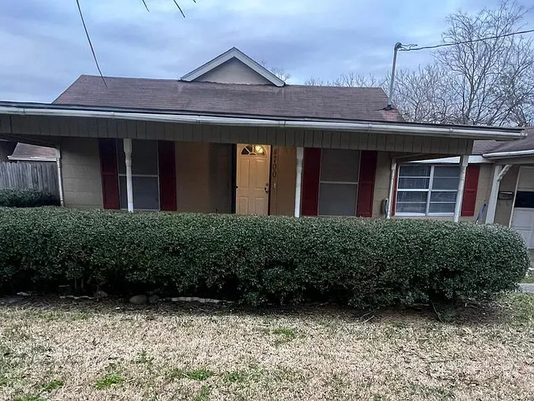 4700 Beaumont Ave — Photo 1