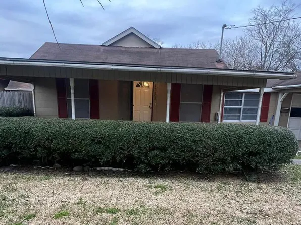 4700 Beaumont Ave, Pt Arthur, TX 77640