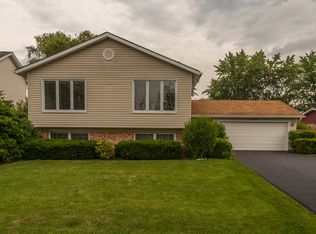 2559 N Ridge Ave, Arlington Heights, IL 60004