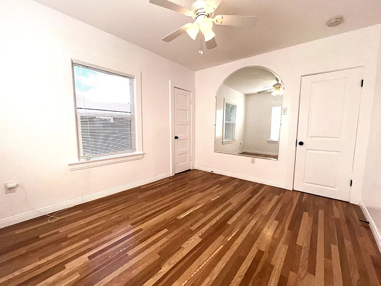 343 W 16th St — Photo 10