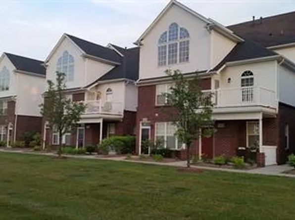 8429 Towne Center Cir, Warren, MI