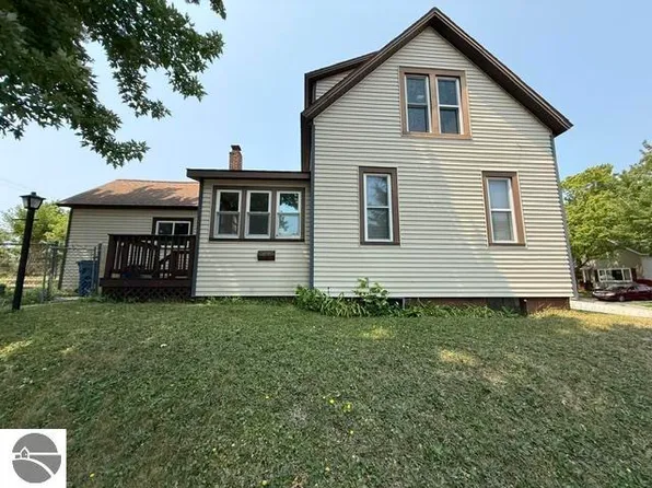510 5th St, Ludington, MI 49431