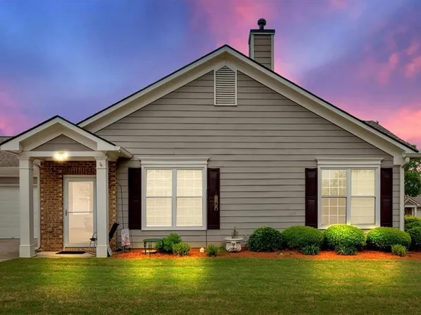 1078 Camry Cir, Dallas, GA 30157