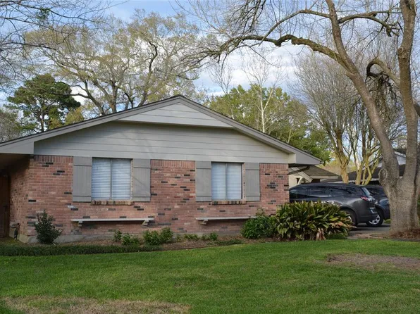 1907 Huntress Ln, Houston, TX 77062