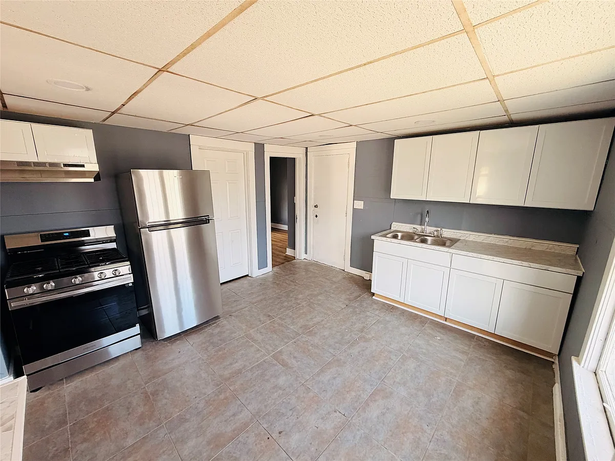 Building Photo - 528 Chenango St #1