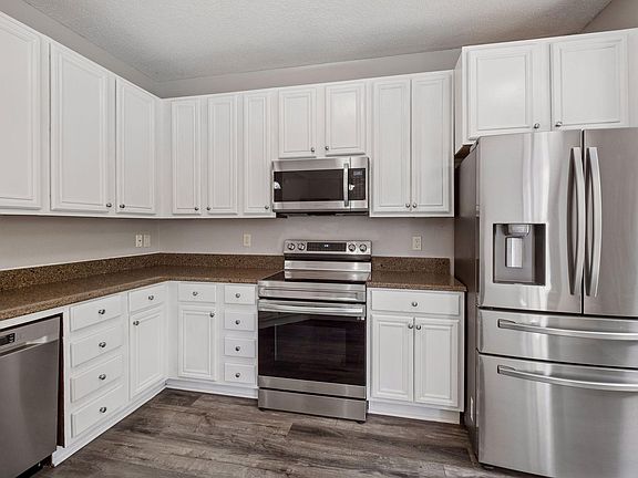 4th image of 10254 Bleeker St