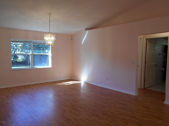 4th image of 66 Birchwood Dr