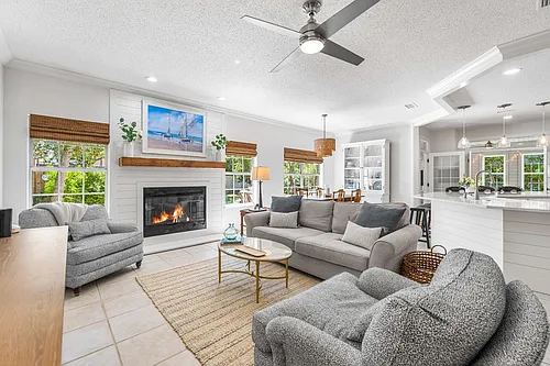 220 Seabreeze Cir Photo 1
