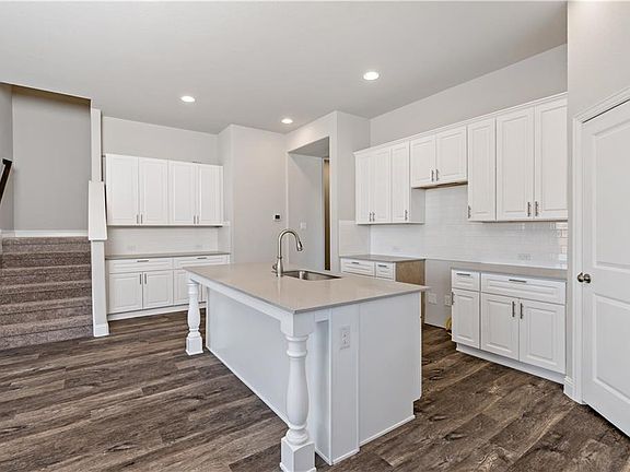 5th image of 601 Mistflower Springs Dr