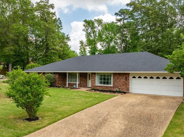 9 Leeward Ct, Maumelle, AR 72113