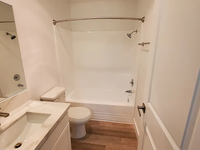 Latitude Ii — Photo 38