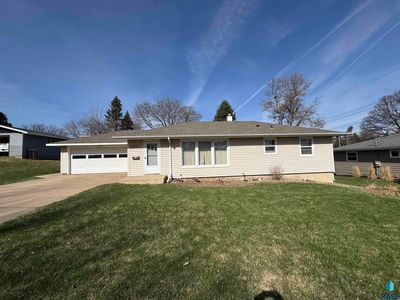 2305 S Sherman Ave, Sioux Falls, SD, 57105