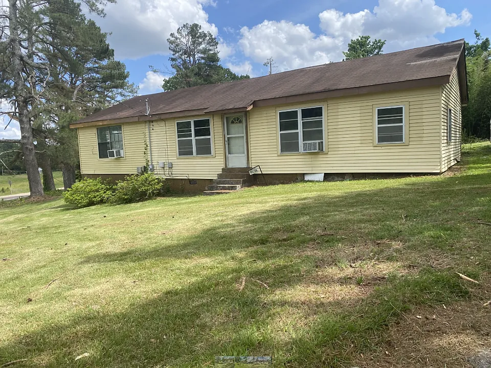1638 Highway 178 W