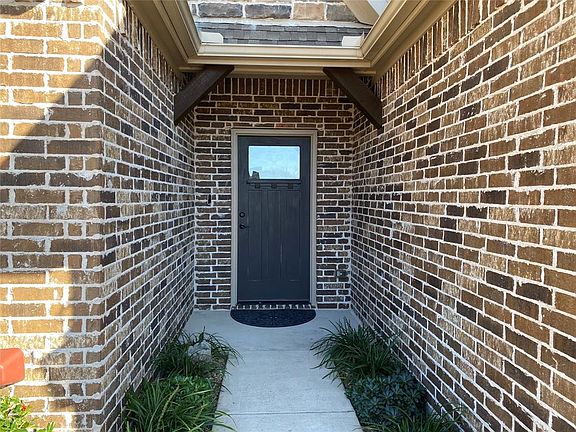 4th image of 2129 Little Ln