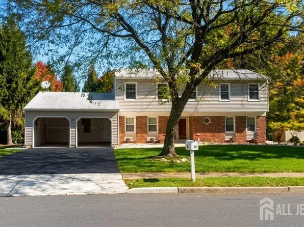 12 Mackenzie Ln, Plainsboro, NJ 08536