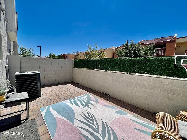 2145 W Harmont Dr — Photo 9