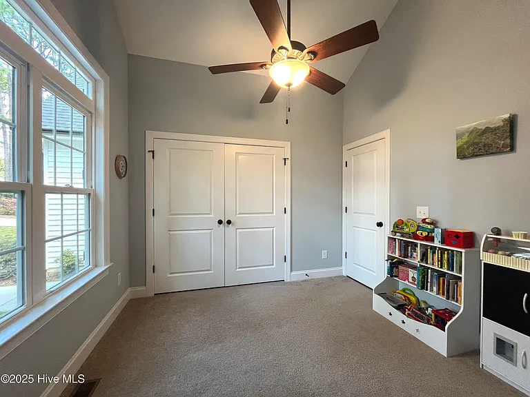 22 Starlit Ln — Photo 35