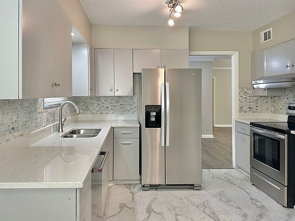 3rd image of 141 N White Station Rd