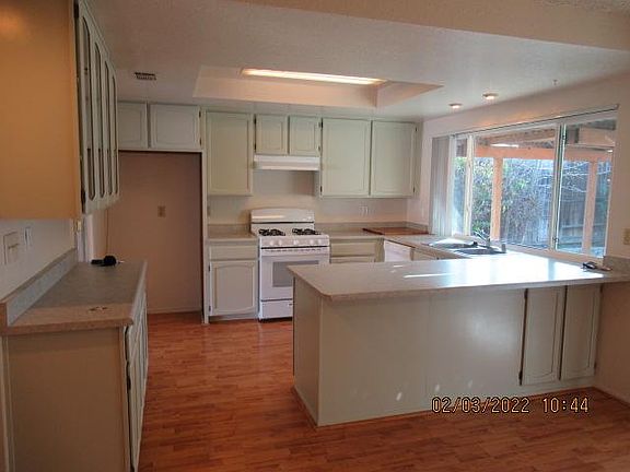 5th image of 7820 Sungarden Dr