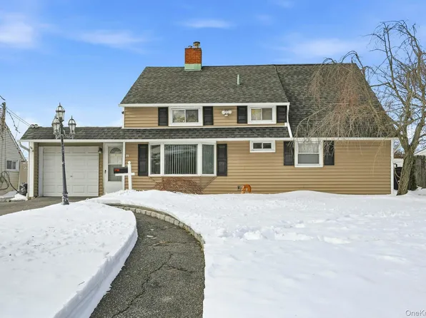 23 Elm Drive W, Levittown, NY 11756