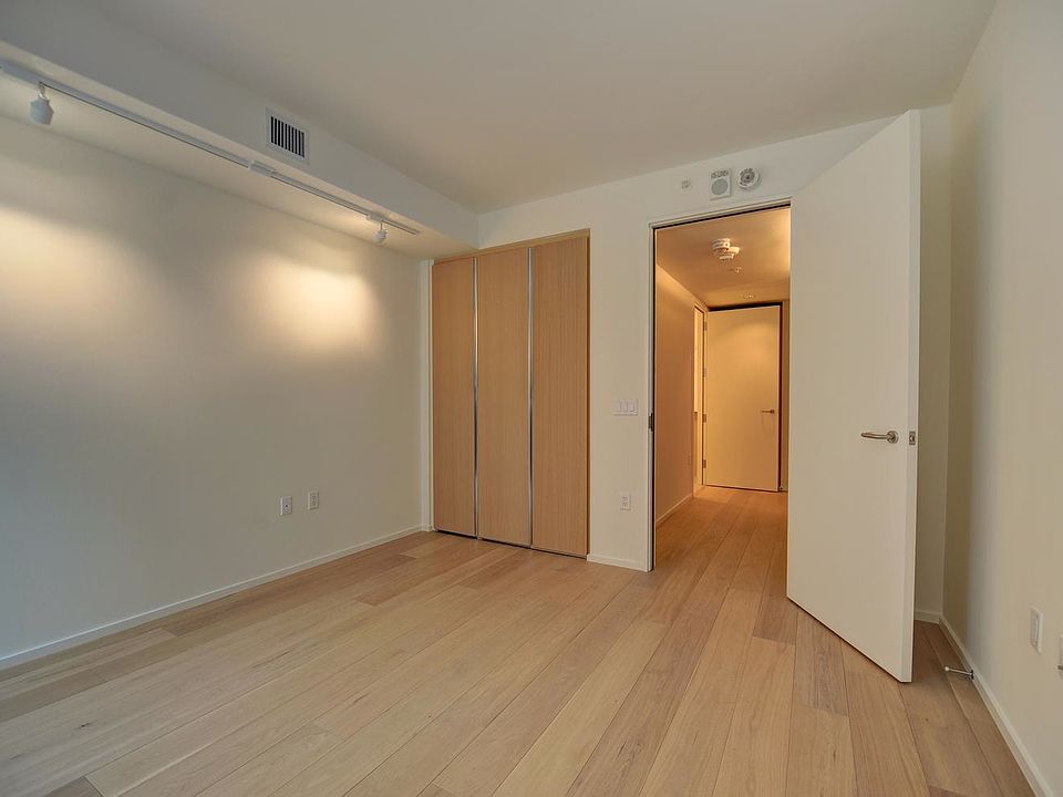 1st image of 920 New York Ave NW