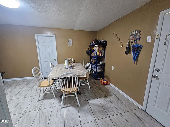 4th image of 4918 Ellsworth Dr