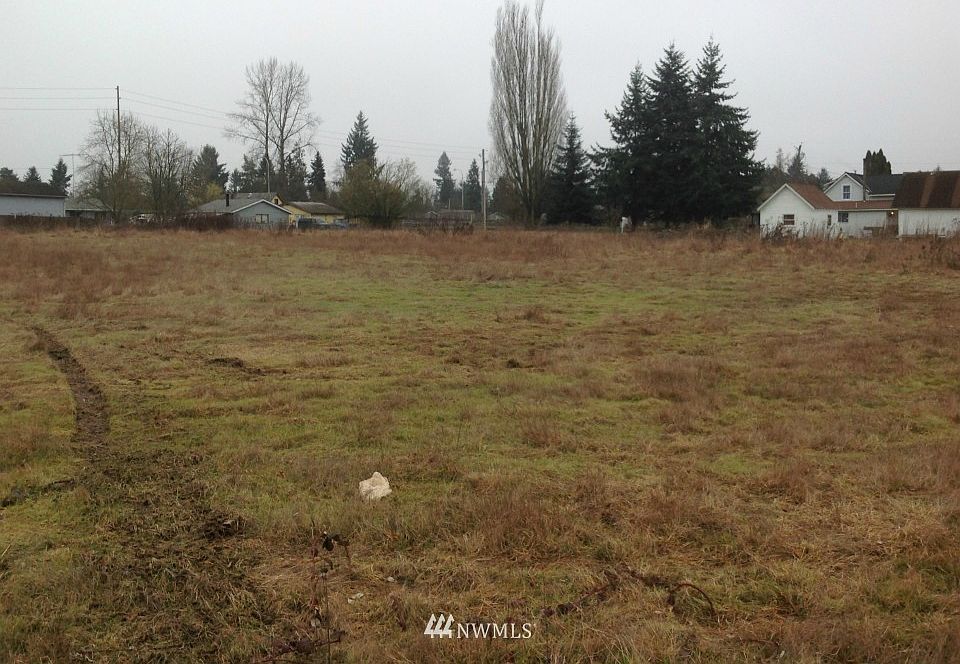 1st image of 318 xN 104th Avenue SE