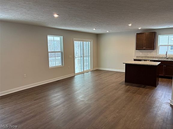 3rd image of 3362 Brentwood Dr