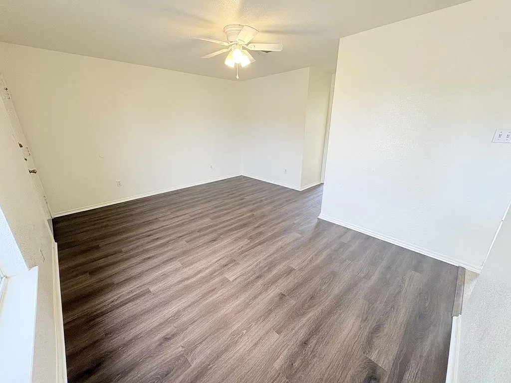 5708 Apt B Greengate Dr — Photo 3
