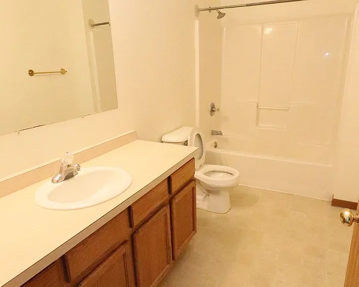 219 Tanglewood Dr #C — Photo 8