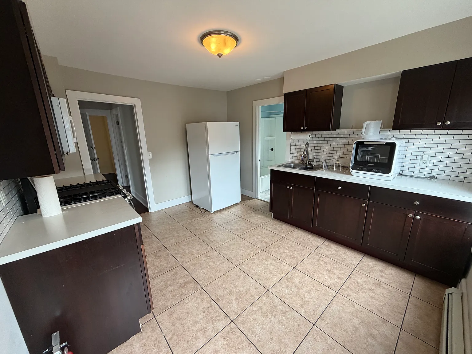 2 bed, 990 sqft, $1,900 — Photo 2
