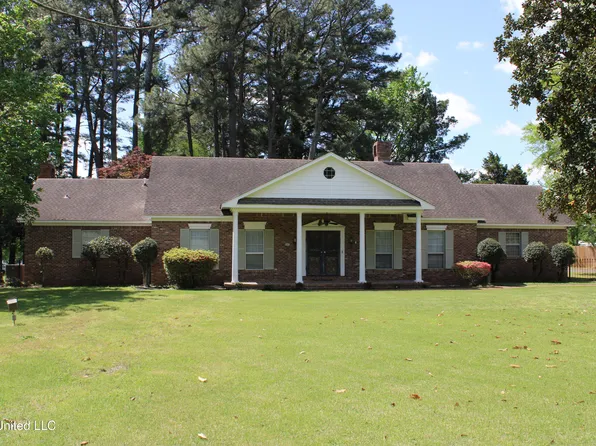 220 Flushing Cv, Hernando, MS 38632