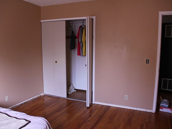 4 Bedroom East & South wall