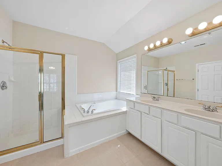 101 Palmwood Ct — Photo 34
