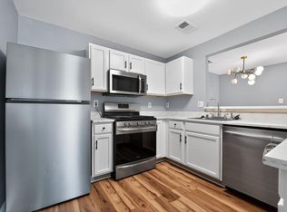 8801 Stone Ridge Cir APT 201, Pikesville, MD 21208