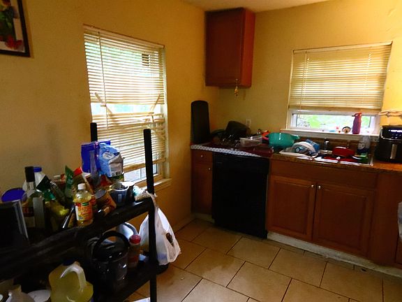 5th image of 1507 Lake Ave
