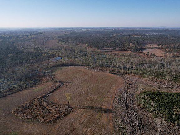 3rd image of 711 Cade Rd.