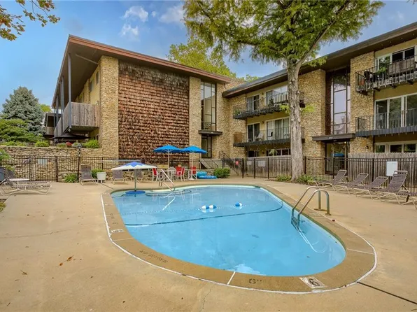 4511 Headwood Dr APT 14, Kansas City, MO 64111