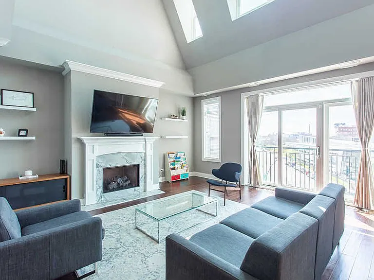 1845 S State St #4 — Photo 4