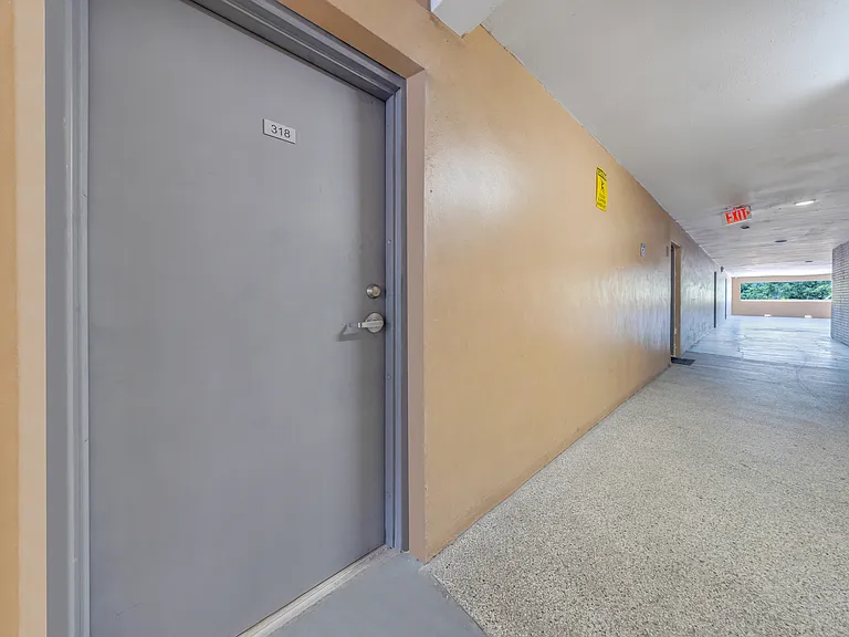 14500 NE 6th Ave — Photo 18
