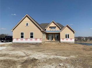 2300 NE Shoal Creek Pkwy, Kansas City, MO 64155