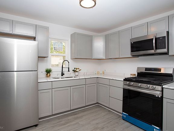 4th image of 401 Forest Glen Dr
