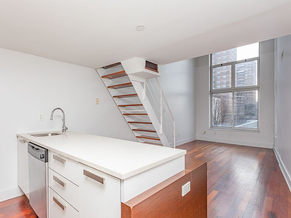 1st image of 10 Meserole St #3B