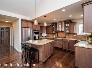 863 Kennedy Pkwy, Iowa City, IA 52246