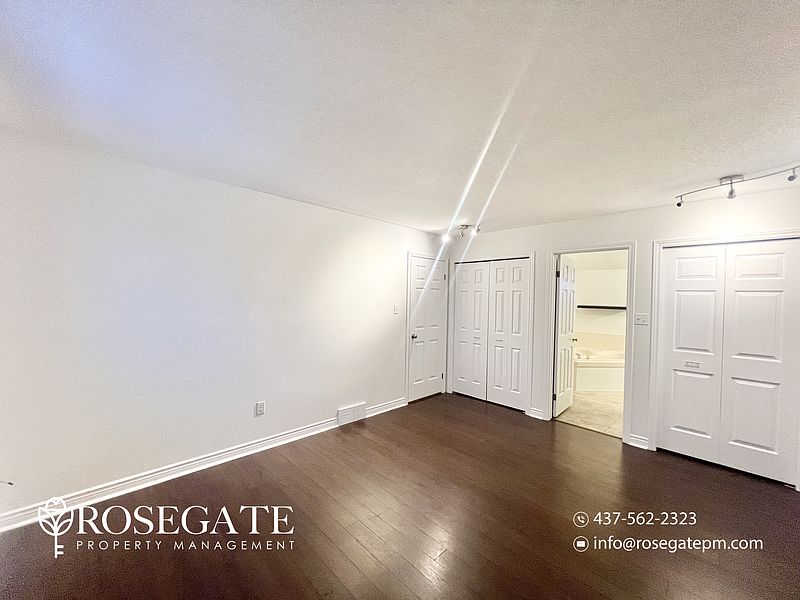 London Townhouse for rent - 3 Bedrooms — photo 13