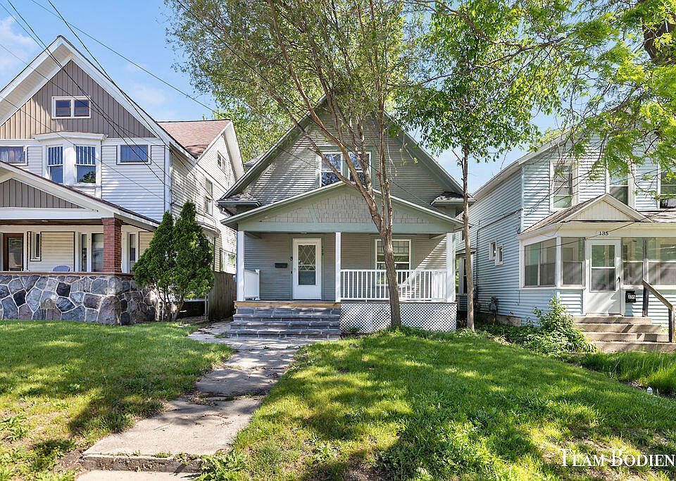 129 Sweet St NE, Grand Rapids, MI 49505 | Zillow