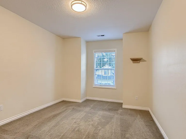 8363 SW Bonaventure Ln — Photo 3