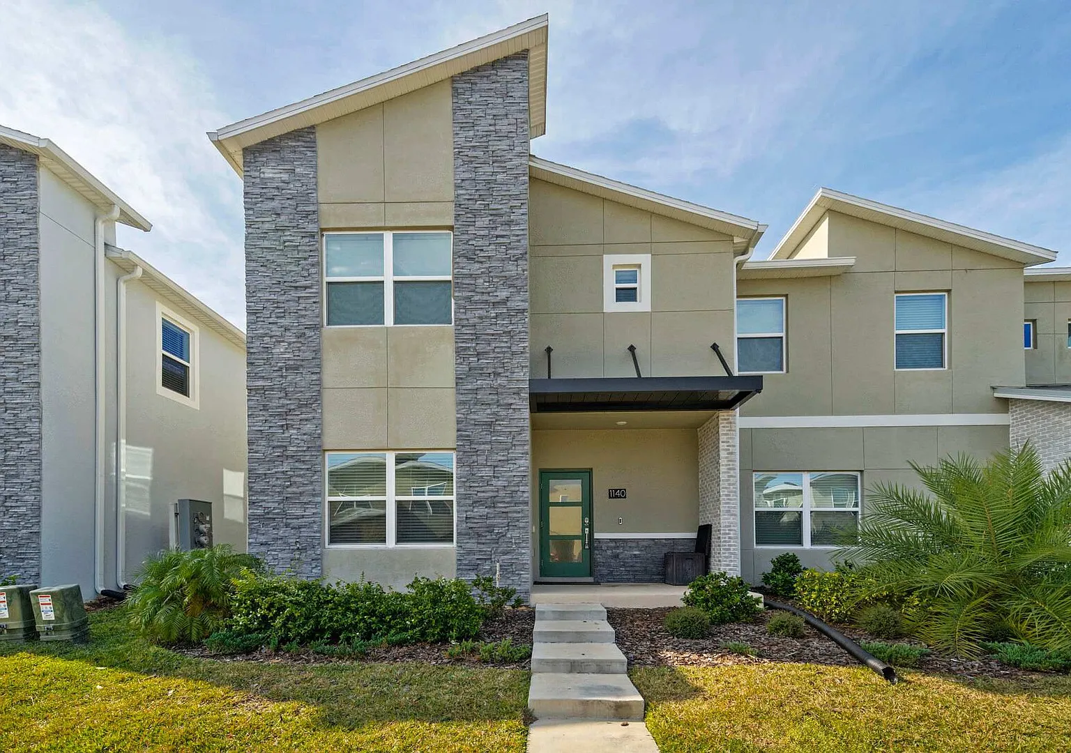 Spacious 5BR Home with Pool Near Top Attractions — Photo 4
